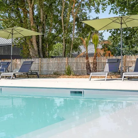 N°44, Golf Et Piscine Commune, 2 *